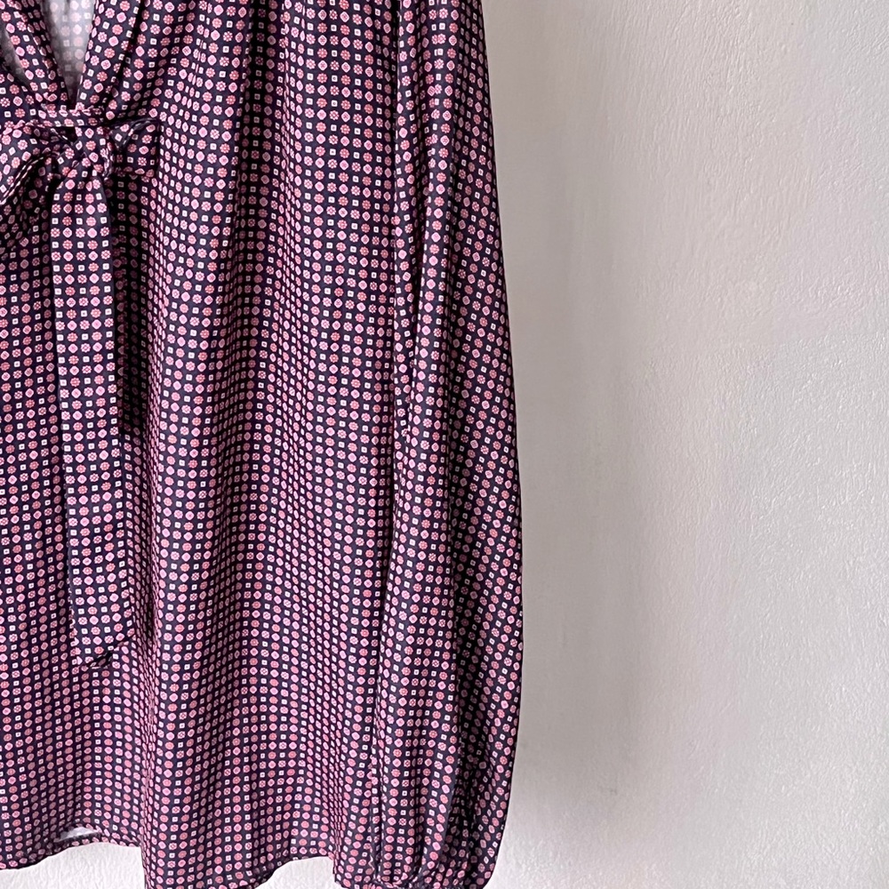 VanHeusen Top Size Fits L and XL - Picture 5 of 5